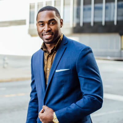 اکبر مهتابی